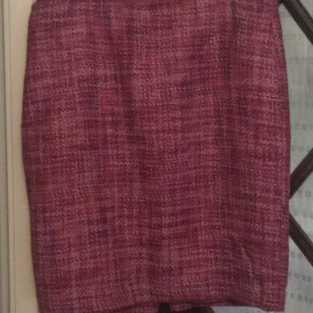 Pink tweed fully lined skirt